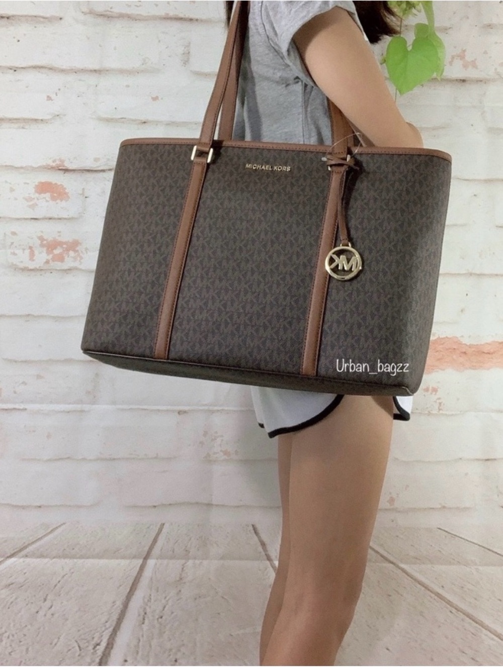 Michael Kors Sady Large Tote - Picture 3 of 5